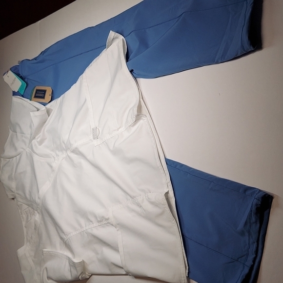 Cherokee Infinity Scrub pants & Top Bundle - Picture 1 of 16